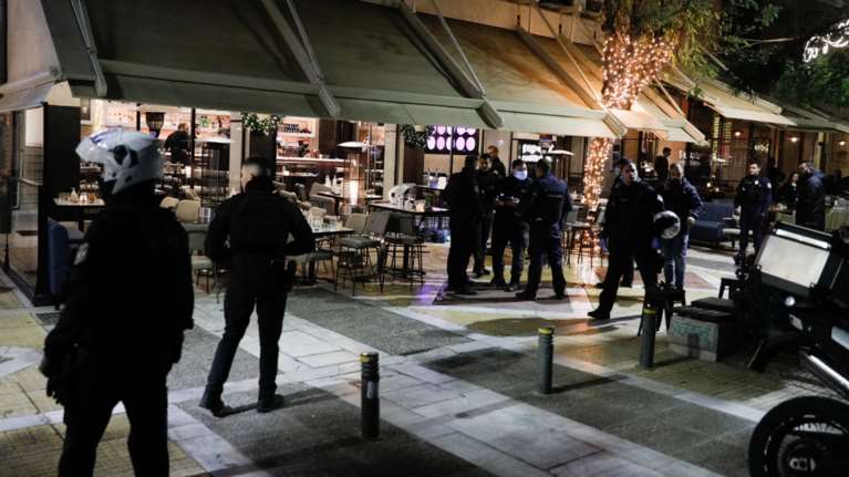 Σπίρτζης για την εκτέλεση στη Νέα Σμύρνη: Όσο ο κ. Θεοδωρικάκος καμαρώνει, τα όπλα βγαίνουν σε κεντρικά σημεία της χώρας