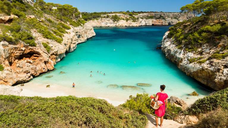 Οι Ισπανοί δεν μπορούν να απολαύσουν τις υπέροχες παραλίες της χώρας τους - &quot;Εξωφρενικές&quot; οι τιμές στα τουριστικά θέρετρα