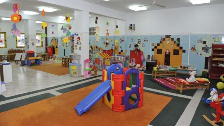 Εξαδάκτυλος για lockdown : Aνοιχτοί οι παιδικοί σταθμοί, κλειστά τα φροντιστήρια