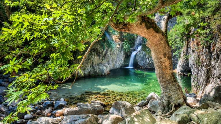 Ποιο νησί του Αγαίου επιλέγουν οι Τούρκοι φέτος για διακοπές -  Πλούσια βλάστηση και μαγευτικοί καταρράκτες