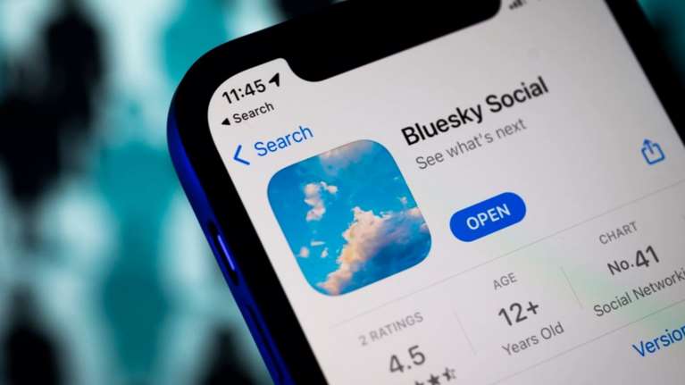 Η νέα πλατφόρμα social media Bluesky για την οποία οι χρήστες εγκαταλείπουν το Χ του Έλον Μασκ