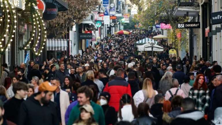 Εορταστικό ωράριο 2024: Πώς θα λειτουργήσουν τα εμπορικά καταστήματα σε Αθήνα, Θεσσαλονίκη και Πειραιά