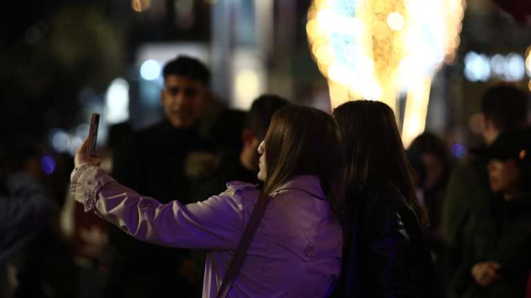 Youth Pass: Λήγει σήμερα η προθεσμία αιτήσεων για τα 150 ευρώ σε νέους - Πότε θα καταβληθούν