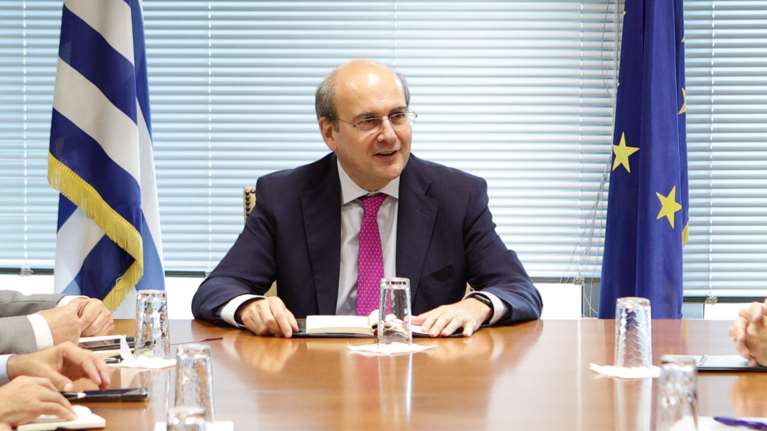 Συνάντηση Χατζηδάκη με τους τραπεζίτες - Επί τάπητος &quot;Ηρακλής&quot;, POS και επιδόματα μέσω χρεωστικών καρτών