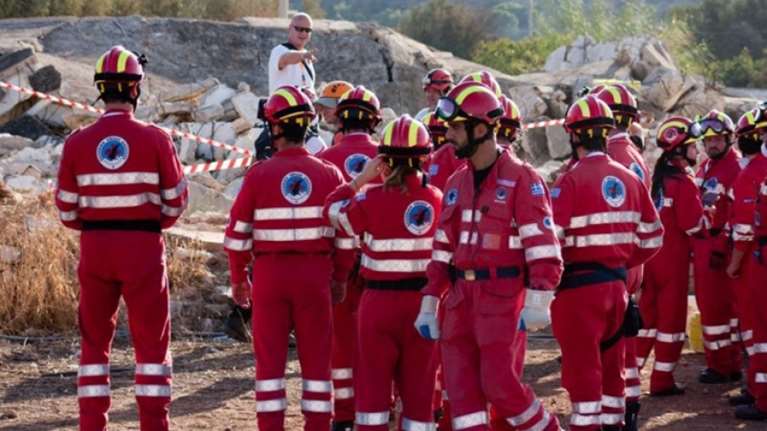 Σεισμός στην Τουρκία: &quot;Μας χειροκροτούσαν πριν φτάσουμε στα χαλάσματα - Δεν φαντάζεστε την καταστροφή&quot;, λέει Έλληνας διασώστης