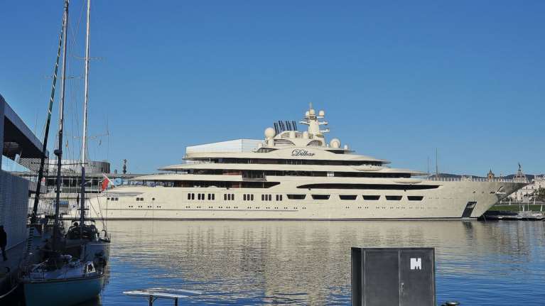 Το απίστευτο κότερο του Ρώσου ολιγάρχη Ουσμάνοφ, αξίας 600 εκατ. δολαρίων, κατέσχεσαν οι Γερμανοί - Ποια γιοτ ψάχνουν