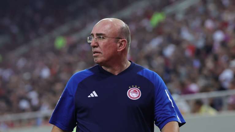 Χρήστος Θέος: Σπάει τη σιωπή του για το ντέρμπι - &quot;Αδικία για Ολυμπιακό - Παραβιάστηκε κάθε αρχή και πρωτόκολλο ιατρικής φροντίδας&quot;