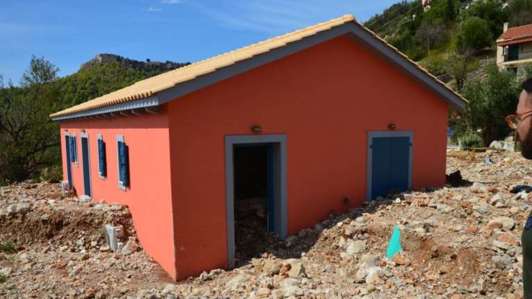 Το χωριό της Κεφαλονιάς που &quot;θάφτηκε&quot; κάτω από τόνους λάσπης -  Η Άσσος πριν και μετά το πέρασμα του &quot;Ιανού&quot; [εικόνες]