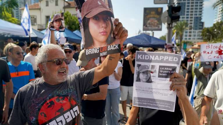 BBC: Η Χαμάς συζητά την απελευθέρωση ομήρων με αντάλλαγμα την κατάπαυση του πυρός - Πόσοι κρατούνται στη Γάζα