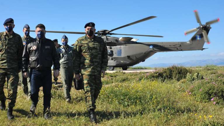 Νέα τουρκική πρόκληση: Παρενόχλησαν το ελικόπτερο με τον Χαρδαλιά στον Άη Στράτη - "Είστε σε τουρκικό εναέριο χώρο"