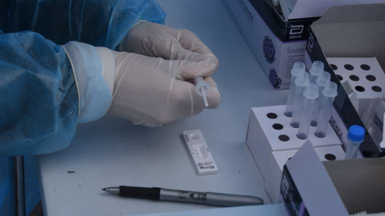 Κορονοϊός: Επαναστατικό rapid test ανιχνεύει ποιοι κινδυνεύουν περισσότερο να νοσήσουν σοβαρά
