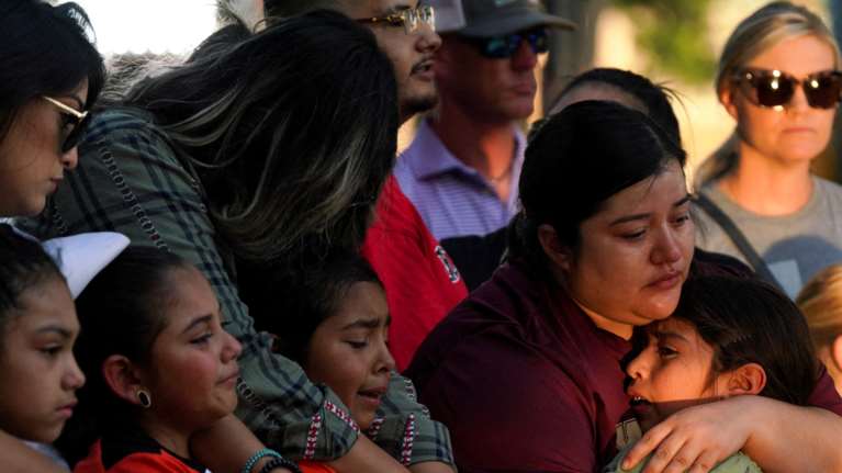 Μακελειό στο Τέξας: Παραδέχεται το λάθος της η αστυνομία - &quot;19 ένστολοι περίμεναν μία ώρα πριν επέμβουν&quot;