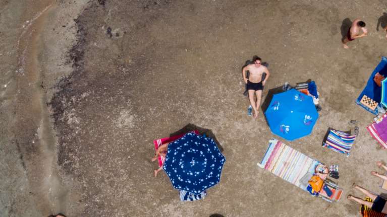 Καιρός για... παραλία το 3ήμερο του Αγίου Πνεύματος - Εως 33 βαθμούς η θερμοκρασία, αναλυτική πρόγνωση [χάρτες]