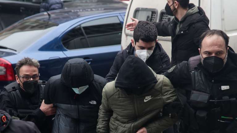 Δολοφονία Αλκη: Ρίχνουν ο ένας την ευθύνη στον άλλο τώρα οι 8 κατηγορούμενοι- &quot;Ο 21χρονος Ελληνας τον σκότωσε&quot; λένε