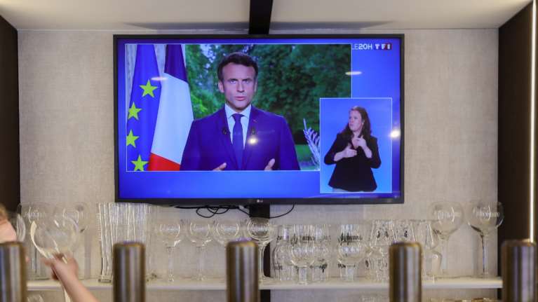 Διάγγελμα Μακρόν: "Ναι" σε διεύρυνση της πλειοψηφίας, "όχι" σε κυβέρνηση εθνικής ενότητας προς το παρόν
