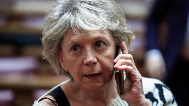 Η Ακρίτα θα πάει τελικά Σπέτσες: &quot;Θα ρίξω στο σακ βουαγιάζ τις ενστάσεις μου κι ένα δεύτερο πουλόβερ και θα πάω&quot;