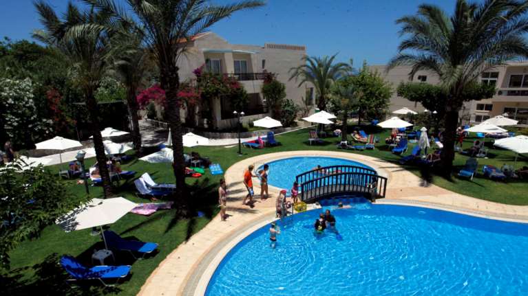 Κοινωνικός τουρισμός: Επιδότηση ακόμη και για 5άστερα ξενοδοχεία- Εκπτώσεις σε 300 χιλιάδες δικαιούχους στα εισιτήρια