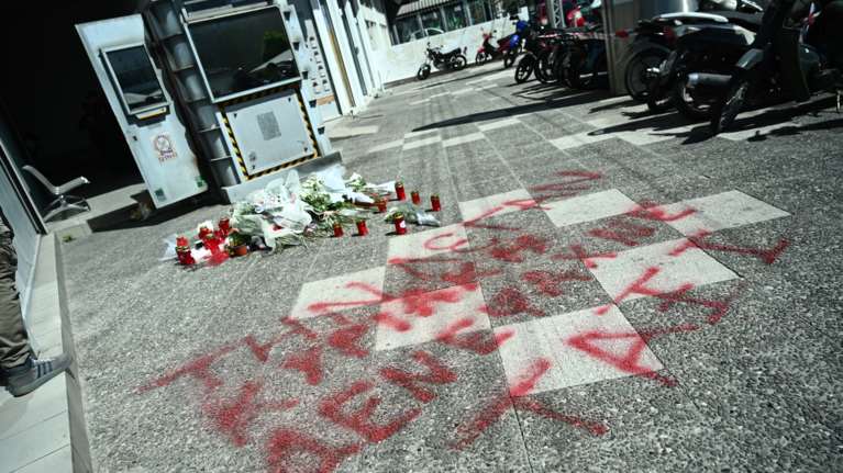 Αγιοι Ανάργυροι: &quot;Νίπτουν τας χείρας τους&quot; οι αστυνομικοί - Ο ένας ρίχνει στον άλλον την ευθύνη για τη δολοφονία της Κυριακής