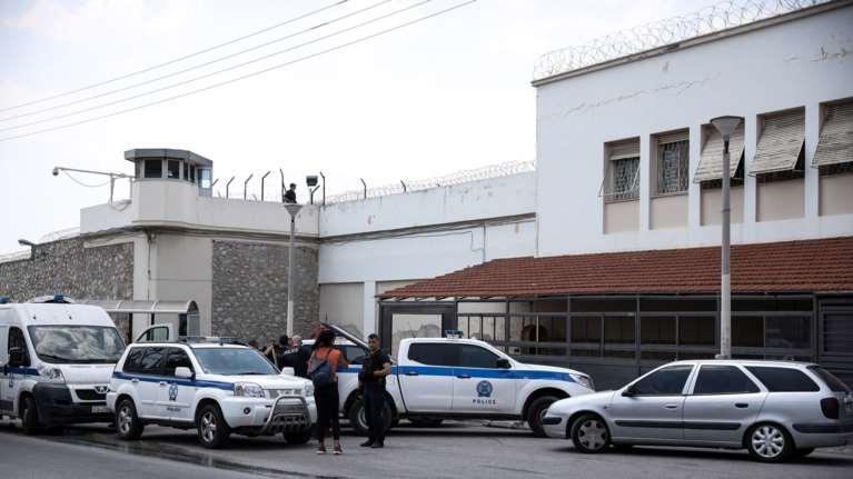 Διακινητής μεταναστών ένας στους πέντε κρατούμενους στην Ελλάδα - Πώς θα αποσυμφορηθούν οι φυλακές