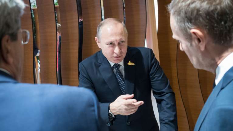 Πούτιν: Έβηξε και έγινε πανικός - &quot;Μην ανησυχείτε, κάνω τεστ για κορονοϊό σχεδόν καθημερινά&quot;