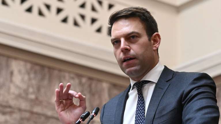 Ο Κασσελάκης &quot;άδειασε&quot; τον ΣΥΡΙΖΑ και έκαψε τις γέφυρες με ΠΑΣΟΚ υπό τον φόβο της αμφισβήτησης