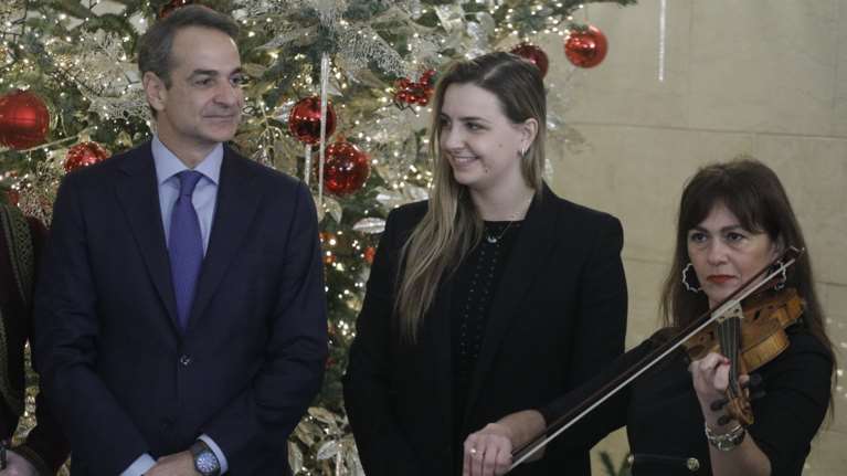 Άλλος για Χανιά τράβηξε και άλλοι για Τρίκαλα, Θεσσαλονίκη: Πού θα κάνουν Χριστούγεννα οι πολιτικοί Αρχηγοί