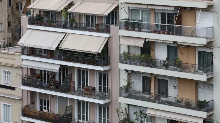 Ναι ή όχι στον φόρο των γονικών παροχών;- Ποιοι ευνοήθηκαν από τον μηδενισμό του φόρου, πόσα χρήματα έχασε το δημόσιο