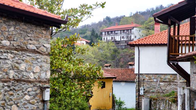 Αυτή είναι η νέα ρύθμιση για τη δόμηση σε οικισμούς κάτω των 2.000 κατοίκων - Τι προβλέπει και τι εξαιρείται