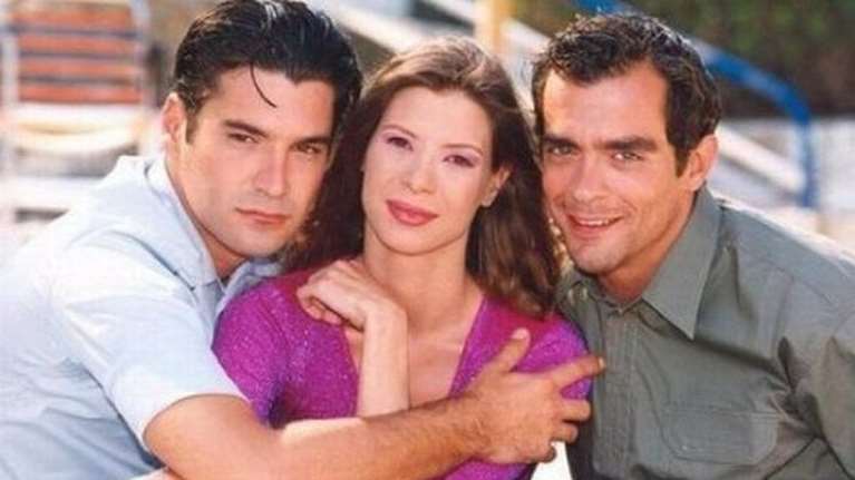 &quot;Τίνος ήταν Χριστόφορε το παιδί;&quot;: Ο Παπακαλιάτης 22 χρόνια μετά το &quot;Να με Προσέχεις&quot;, λύνει τη μεγαλύτερη απορία μας