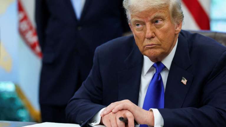 Συνεχίζει τον πόλεμο με το Χάρβαρντ ο Τραμπ - Θέλει να στερήσει κάθε δημόσια χρηματοδότηση