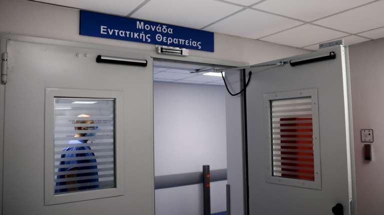 Κόρινθος: Διασωληνώθηκε κοριτσάκι 2,5 ετών με κορονοϊό - Μεταφέρεται στη ΜΕΘ &quot;Αγλαΐα Κυριακού&quot;