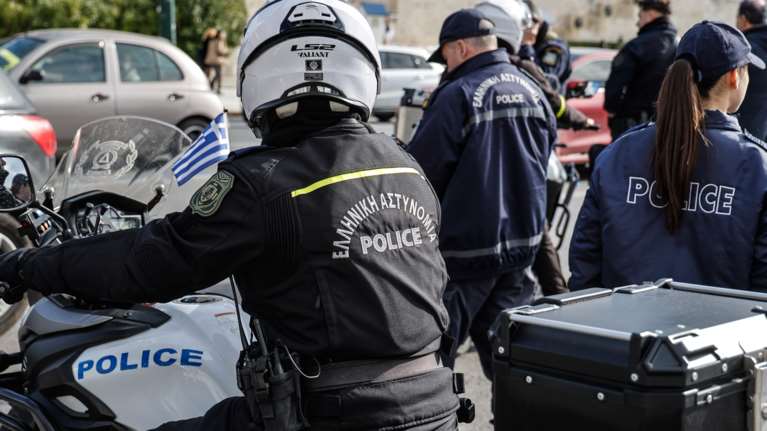 Κεκλεισμένων των θυρών η δίκη του πρώην αστυνομικού της Βουλής για τη σεξουαλική κακοποίηση των παιδιών