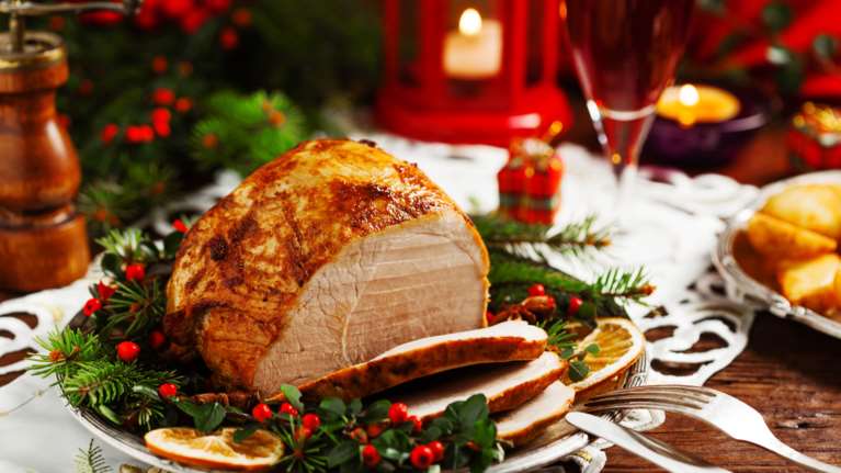 Χριστουγεννιάτικο τραπέζι: Οι 3+1 συμβουλές για το κρέας - Η σωστή προετοιμασία και το μαγείρεμα