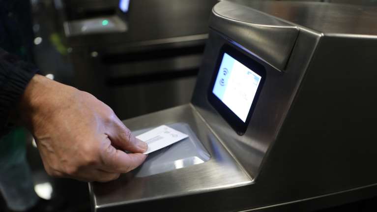 Τι αλλάζει στα εισιτήρια του Μετρό - Πώς η Θεσσαλονίκη βάζει "στοπ" στους... τζαμπατζήδες