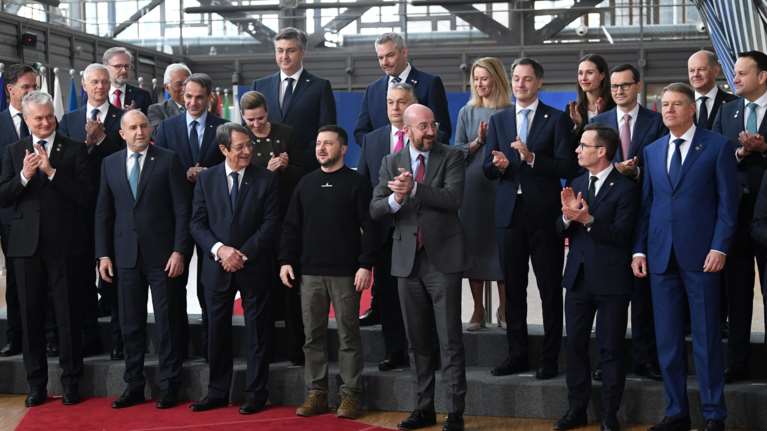 Ικανοποιημένη η κυβέρνηση από τα συμπεράσματα του Ευρωπαϊκού Συμβουλίου για το Μεταναστευτικό