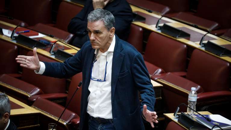 Να μαζέψει τη... ζημιά Κατρούγκαλου προσπαθεί ο Τσακαλώτος: Κανένας νέος φόρος,καμία νέα εισφορά