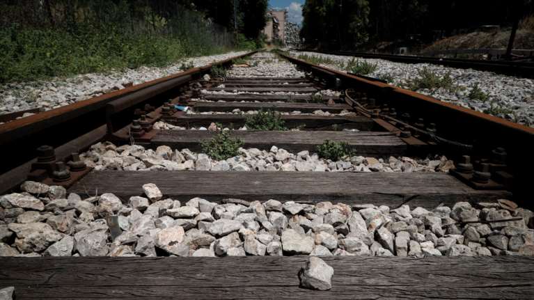 Τραγωδία στο Κρυονέρι: Τρένο παρέσυρε και σκότωσε γυναίκα