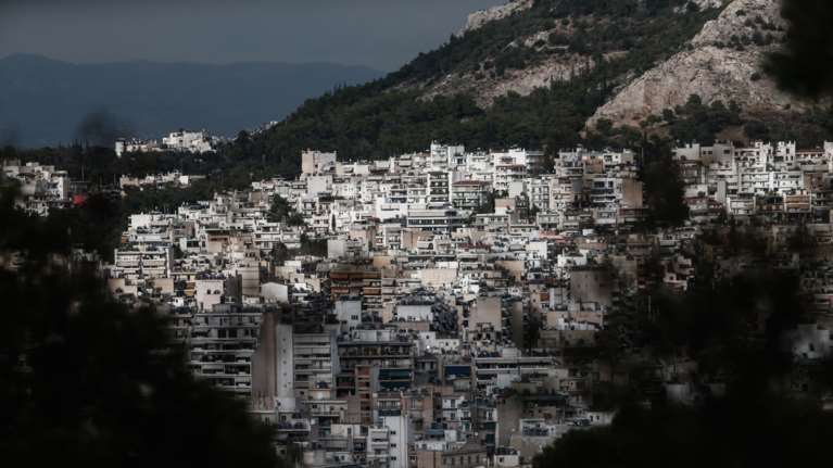 Ακίνητα: Απελπισία στην αγορά μετά την απόφαση για πάγωμα των οικοδομικών αδειών - Αιχμές από δικαστές και ΤΕΕ