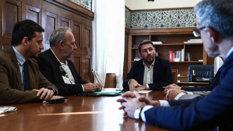 Ανδρουλάκης: Η άβουλη κυβέρνηση δημιουργεί υπερπληθωρισμό κερδών για τους λίγους