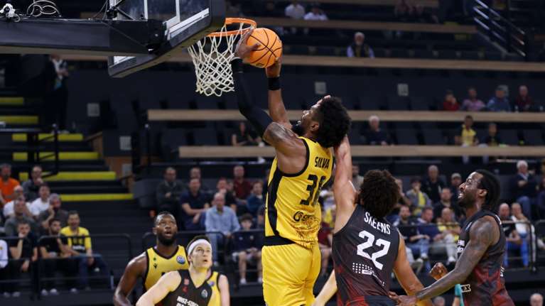 BCL: "Δύο στα δύο" για την ΑΕΚ με νίκη 91-77 επί της Ζολνόκι