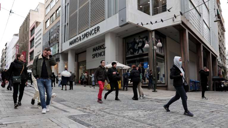 Δημοσκόπηση Abacus: Πρώτο πρόβλημα με διαφορά για τους πολίτες η ακρίβεια  - Ανησυχία για τον πόλεμο στην Ουκρανία