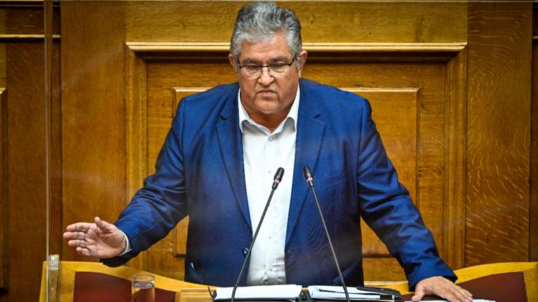 Κουτσούμπας σε Μητσοτάκη: Το πιτόγυρο έχει πάει τρία ευρώ, αλλά πού να το ξέρετε αφού δεν τρώτε σουβλάκια