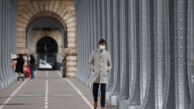 Γαλλία: Σε νέα έξαρση οι μολύνσεις λόγω κορονοϊού - Έρχονται τοπικά lockdown