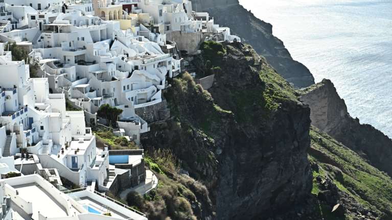 Στο έλεος του Εγκέλαδου η Σαντορίνη: Πάνω από 7.700 σεισμοί σε 10 μέρες - Για κίνδυνο κατολισθήσεων, προειδοποιεί το ΕΚΠΑ