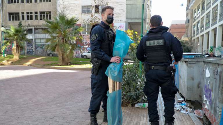 Δολοφονία Άλκη: Έφοδος της ΕΛΑΣ σε δέκα γραφεία συνδέσμων ομάδων στην Αττική – Οι πέντε δεν είχαν άδεια λειτουργίας