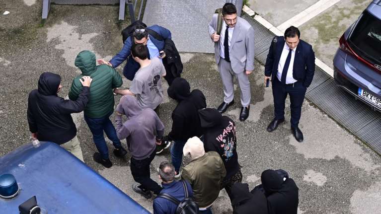 Σκάνδαλο ΟΠΕΚΕΠΕ: Prada, Gucci, ταξίδια πολυτελείας, εικονικά διαζύγια και ξέπλυμα εκατ. ευρώ σε τζόγο