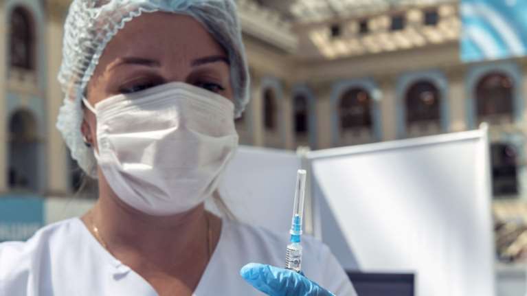 Εμβολιασμός: Σε ποια κράτη είναι υποχρεωτικός για τους ενήλικες