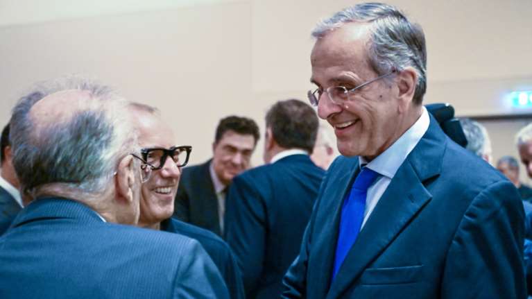 Πού το πάει ο Σαμαράς; Τα επόμενα (πιθανά) βήματα μετά τη διαγραφή του από τη ΝΔ