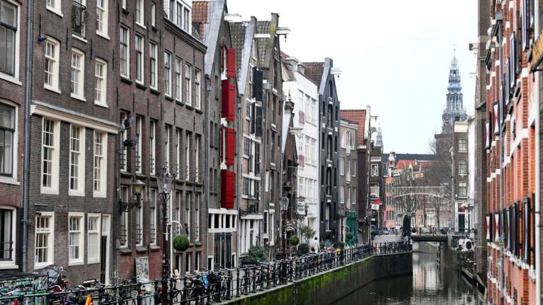 Ολλανδία: Νέα μέτρα περιορισμού λόγω κρουσμάτων κορονοϊού - Κλειστά τα νυχτερινά κέντρα