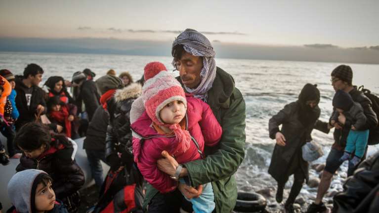 ΕΕ: Τι προβλέπει η νέα συμφωνία για το μεταναστευτικό - Μόνο δύο χώρες καταψήφισαν - Η σημασία για την Ελλάδα